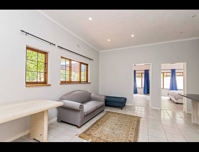 2 BEDROOM APARTMENT TO LET IN GALLO MANOR